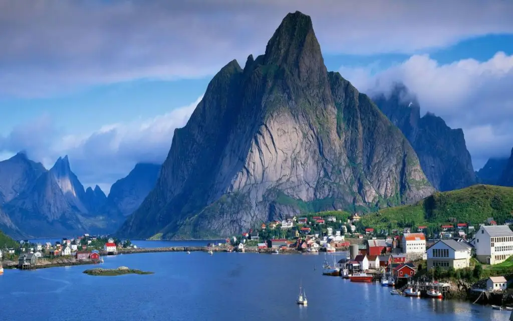 Skandinavische Fjorde aus der Vogelperspektive