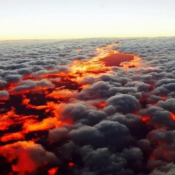 Sonnenuntergang über den Wolken
