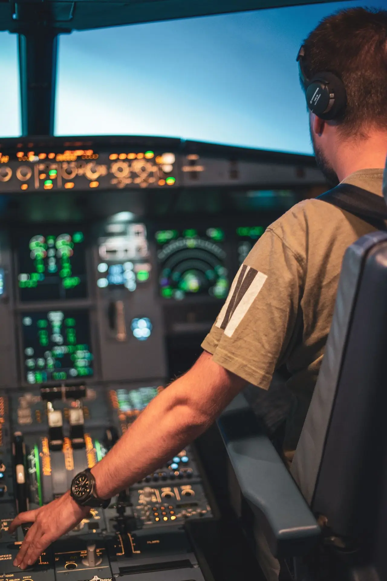 Cockpit eines Privatflugzeugs über Norddeutschland